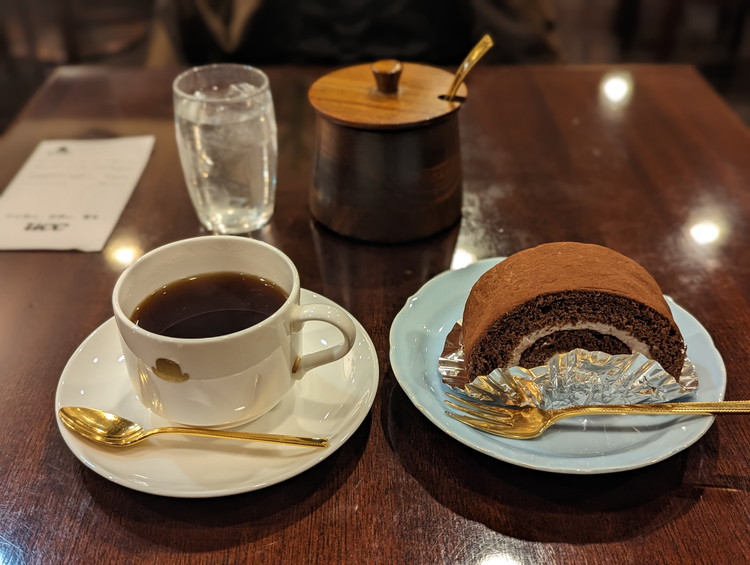 大勧め大勧めふるさと納税 松江市 「コーヒー2種」と「カップソーサー」と「コーヒーサーバー」セット コーヒー